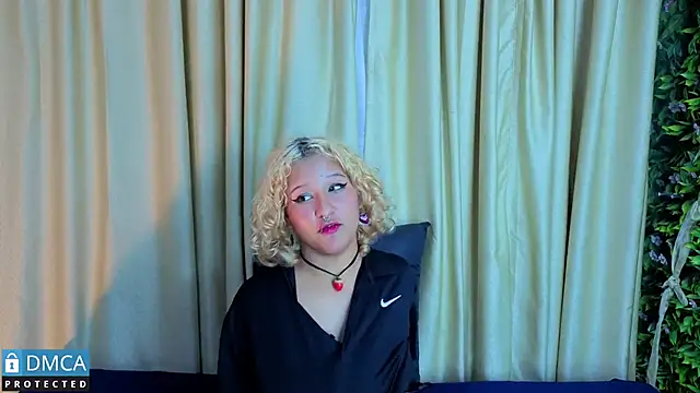 ahsly_Zam's cam snapshot