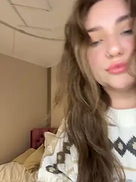 KiraBarlows live sex cam