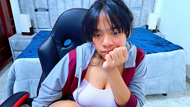 laureentt_'s cam snapshot