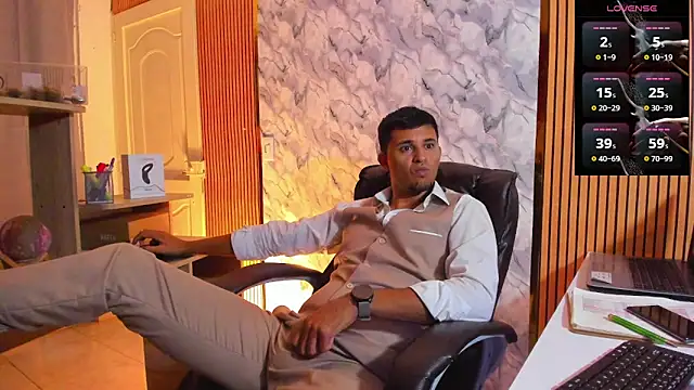 Hideintheoffice live sex cam