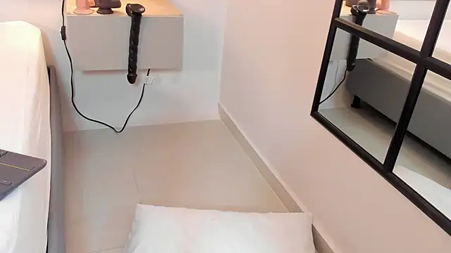 dolleyes10's cam snapshot