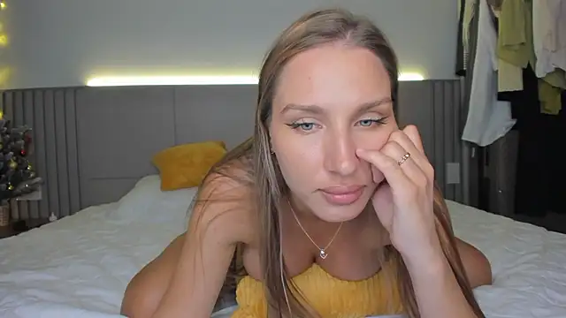 SofiClimbing live sex cam