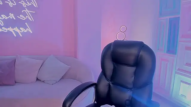 MaddisonLowe's cam snapshot