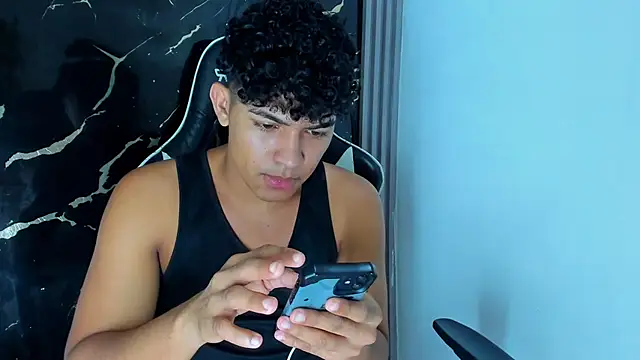 jamescurly00's cam snapshot