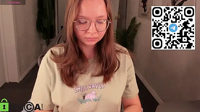 Nuura_Moore's cam snapshot