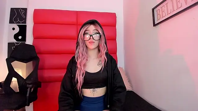 Oliviamonroex18's cam snapshot