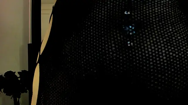 crimson_velvettt's cam snapshot