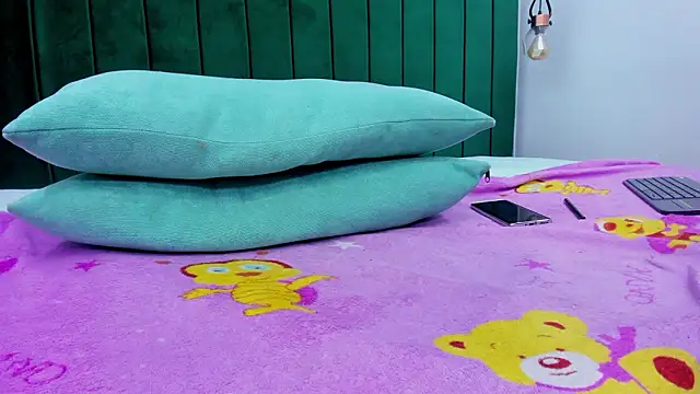 messy_saray's cam snapshot