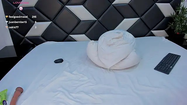 ElenaGuerra's cam snapshot