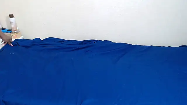 AfricanPopi's cam snapshot