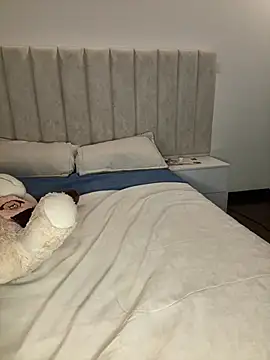 Mia_Roswell live sex cam