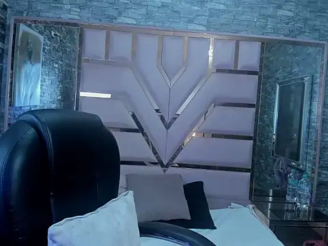 Shara_Oz's cam snapshot