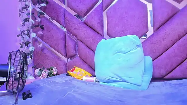 Luna_Staar69's cam snapshot