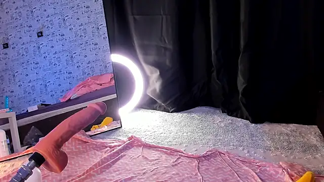 Lillie_Berry's cam snapshot