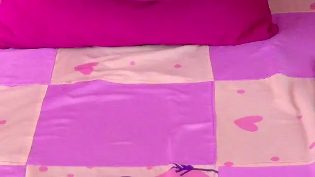 bella_moonlight_cr's cam snapshot