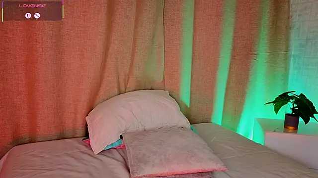 mia_bonneett's cam snapshot