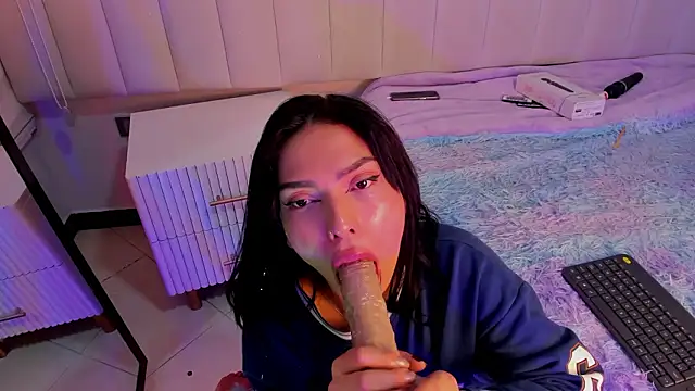 alice_lodge's cam snapshot