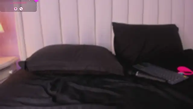 Miia_montero_'s cam snapshot