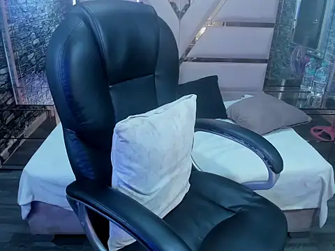 Shara_Oz's cam snapshot