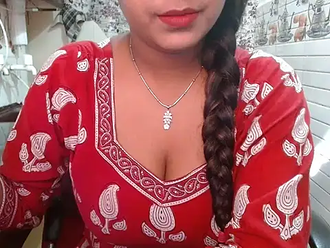 LovingPihu's cam snapshot