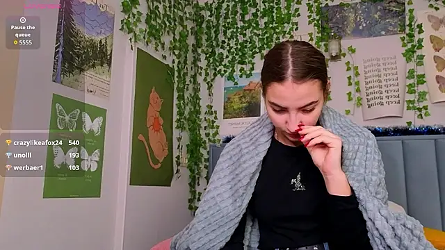 Fit_Brunette_'s cam snapshot