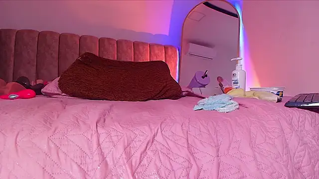 _linda_milk_'s cam snapshot