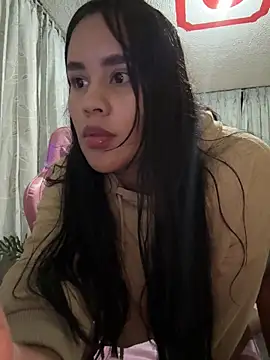 laure_torres's cam snapshot