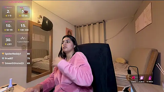 cloe_small's cam snapshot