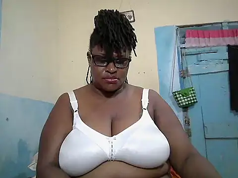 sexy_bigboobss's cam snapshot