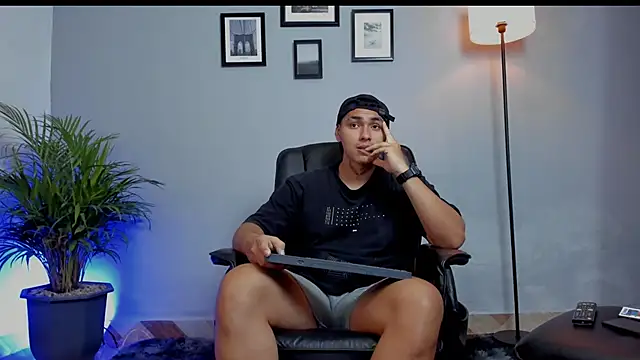 ronnie_crafored's cam snapshot