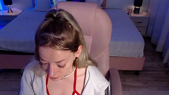 zoe_jones13's cam snapshot