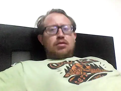 Ecuhot8976's cam snapshot