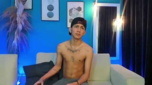 Marcus_and_Tony's cam snapshot