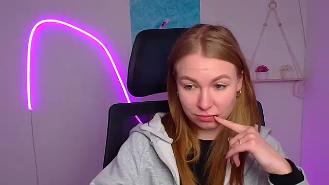 Dana_flowers's cam snapshot