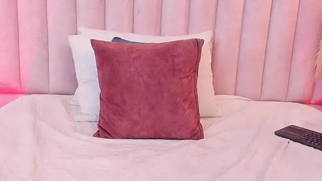 Mia__Walker's cam snapshot