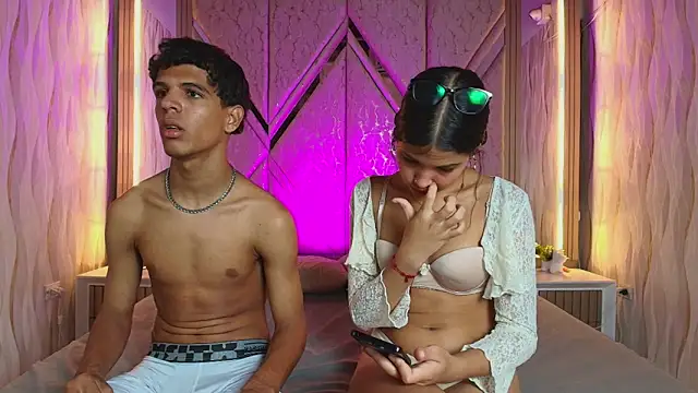 Hotcouple_222's cam snapshot