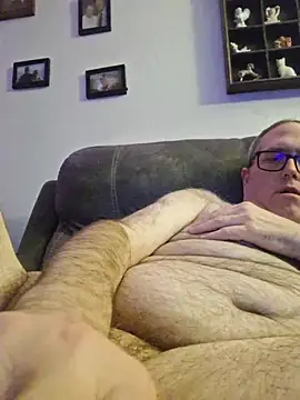 Smallone327 live sex cam