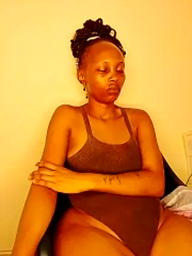 SeffieLucy's cam snapshot