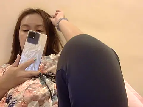 Lovelyclaya's cam snapshot