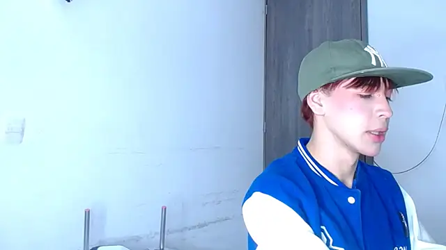 lucky_stricke live sex cam