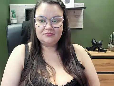 HollyDanceSoul live sex cam