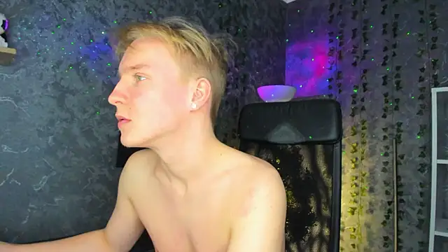 AlexxSweet live sex cam