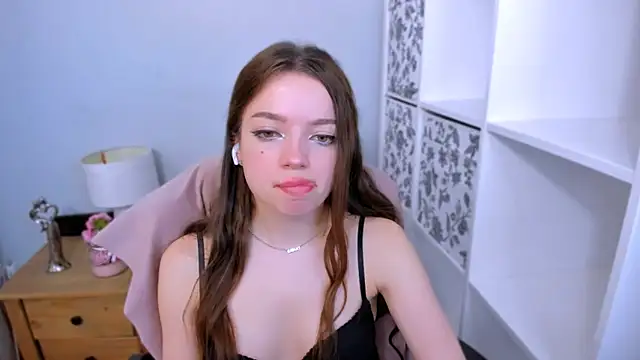 GraceLips's cam snapshot