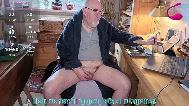 Adamdaddybear live sex cam