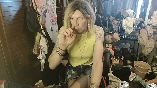 Ombeline1 live sex cam