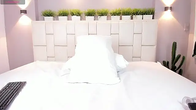 LunnaBlake's cam snapshot