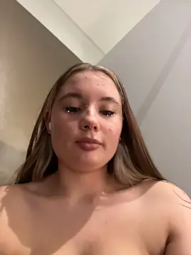 VineraSweet live sex cam