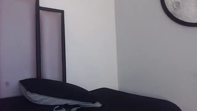 Lucy-23's cam snapshot