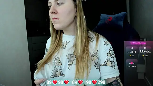 Olivia_Munk's cam snapshot