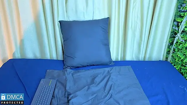 ahsly_Zam's cam snapshot